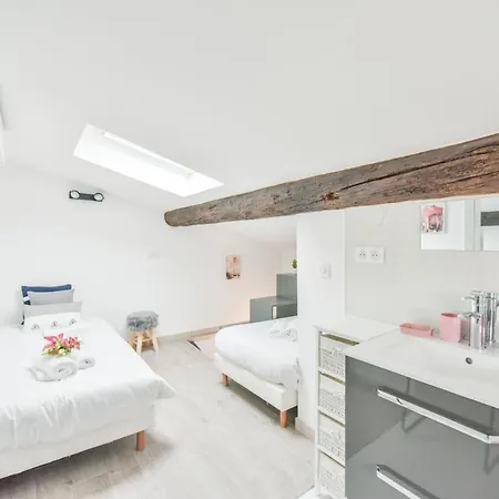 아파트 Le Petit Castelet - New Superb Flat In Old Antibes, Ac, Wifi, For 4 앙티브