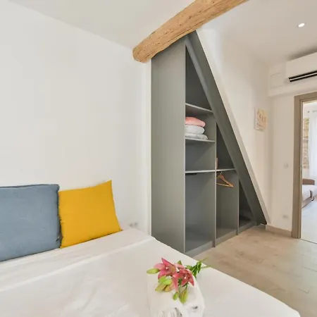 דירה Le Petit Castelet - New Superb Flat In Old Antibes, Ac, Wifi, For 4 אנטיב