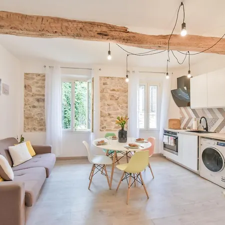 Le Petit Castelet - New Superb Flat In Old Antibes, Ac, Wifi, For 4 דירה אנטיב